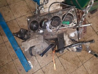bontott AUDI A4 B5 Motor (Fűzött blokk hengerfejjel)