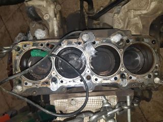 bontott AUDI A4 B5 Motor (Fűzött blokk hengerfejjel)