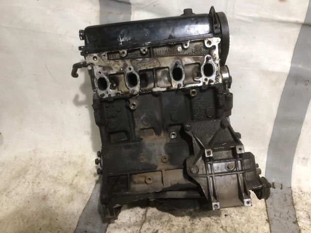 bontott AUDI A4 B5 Motor (Fűzött blokk hengerfejjel)