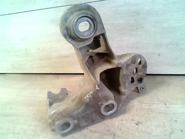 bontott AUDI A4 B5 Motor Tartó Bak (Fém)