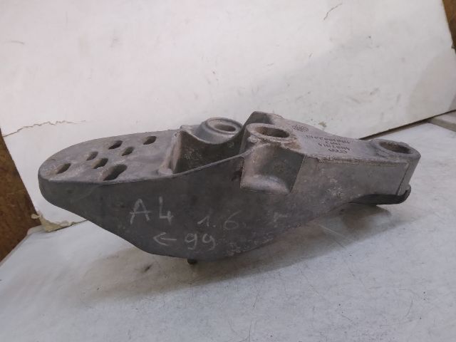 bontott AUDI A4 B5 Motor Tartó Bak (Fém)