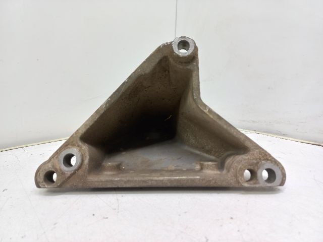 bontott AUDI A4 B5 Motor Tartó Bak Jobb
