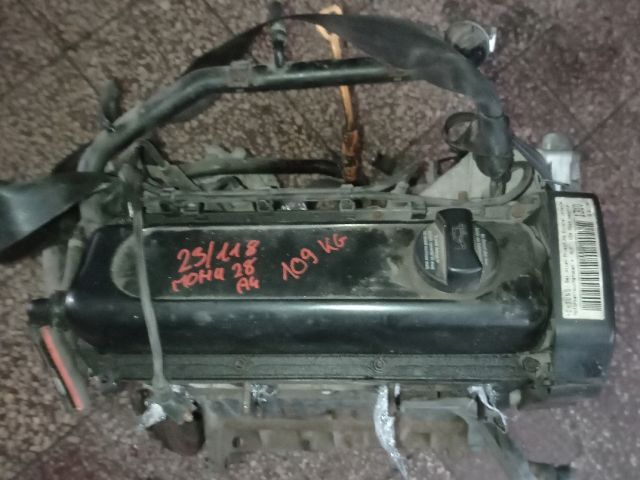 bontott AUDI A4 B5 Olajbeöntő Sapka