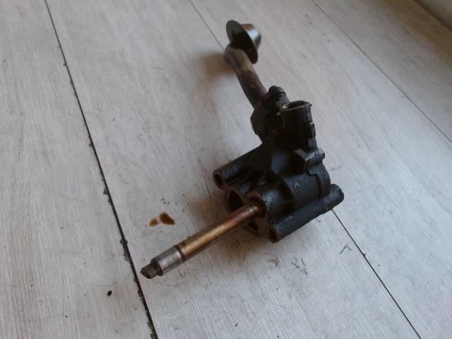 bontott AUDI A4 B5 Olajszivattyú