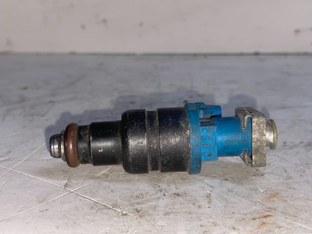 bontott AUDI A4 B5 Porlasztó (1 db)