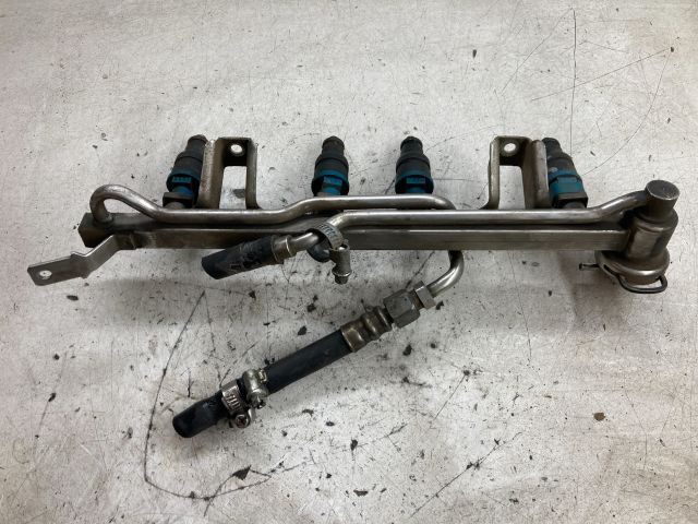 bontott AUDI A4 B5 Porlasztó Sor / Híd