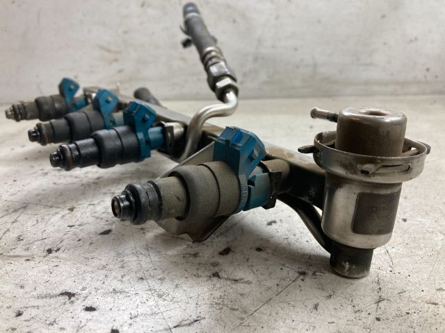 bontott AUDI A4 B5 Porlasztó Sor / Híd