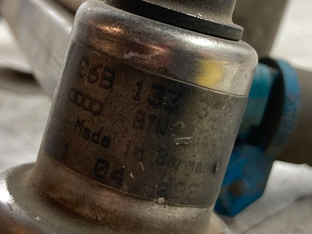 bontott AUDI A4 B5 Porlasztó Sor / Híd