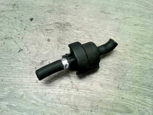 bontott AUDI A4 B5 Tankszellőztető Szelep