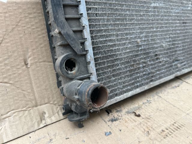 bontott AUDI A4 B5 Vízhűtő Radiátor (Nem klímás)