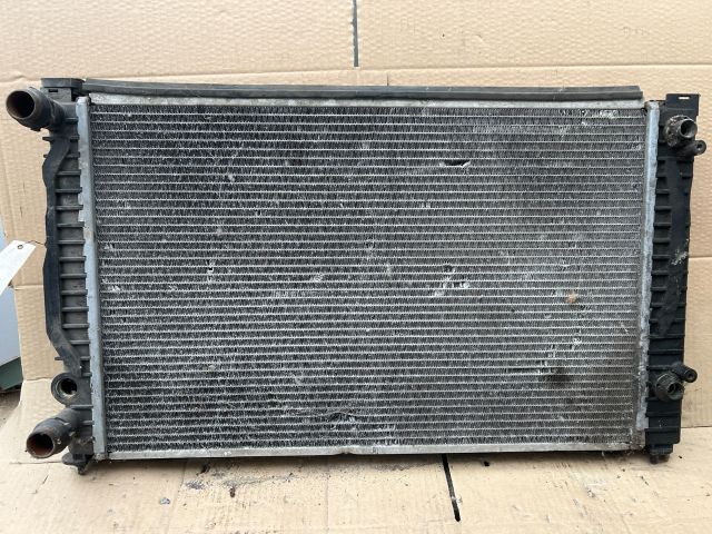 bontott AUDI A4 B5 Vízhűtő Radiátor (Nem klímás)