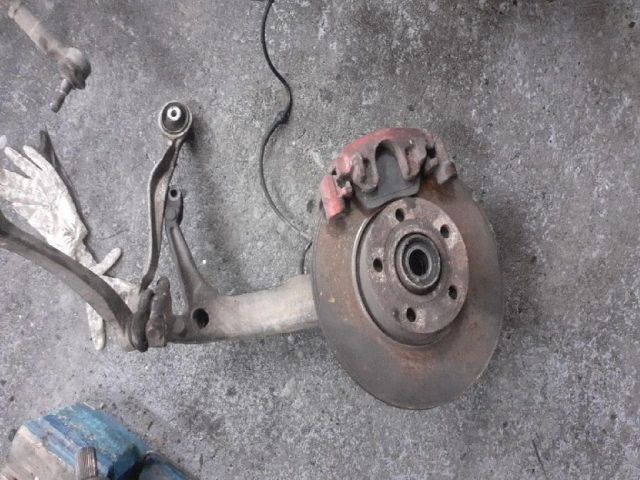 bontott AUDI A4 B5 Bal első Csonkállvány Kerékaggyal