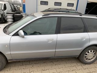 bontott AUDI A4 B5 Bal hátsó Rugó