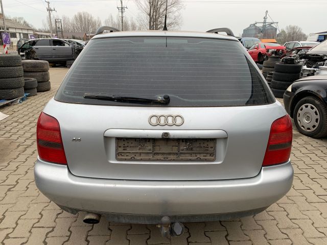 bontott AUDI A4 B5 Bal hátsó Rugó