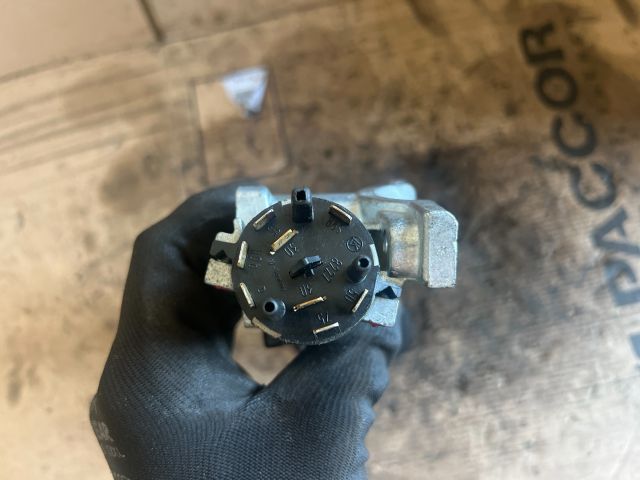 bontott AUDI A4 B5 Gyújtáskapcsoló