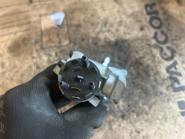 bontott AUDI A4 B5 Gyújtáskapcsoló