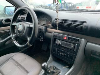 bontott AUDI A4 B5 Kiegyenlítő Tartály