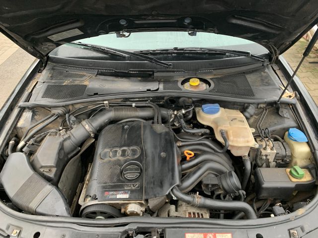 bontott AUDI A4 B5 Kiegyenlítő Tartály