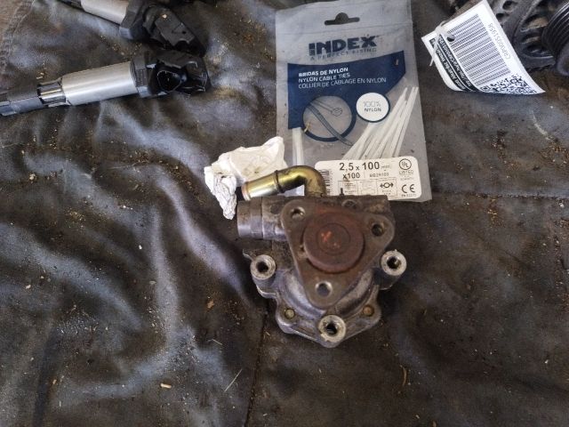 bontott AUDI A4 B5 Kormányszervó Motor (Hidraulikus)