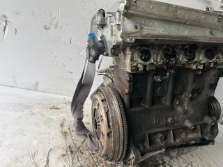 bontott AUDI A4 B5 Motor (Fűzött blokk hengerfejjel)