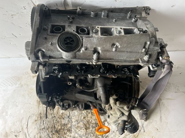 bontott AUDI A4 B5 Motor (Fűzött blokk hengerfejjel)