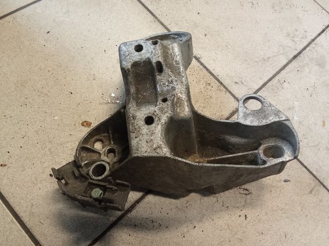 bontott AUDI A4 B5 Motor Tartó Bak (Pozíciófüggetlen)