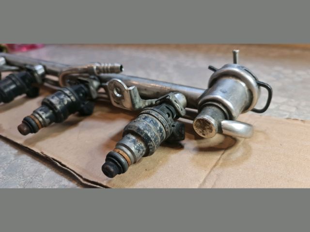 bontott AUDI A4 B5 Porlasztó Sor / Híd