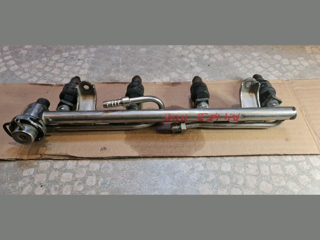 bontott AUDI A4 B5 Porlasztó Sor / Híd