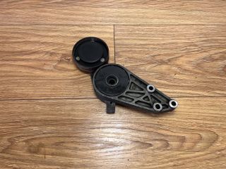 bontott AUDI A4 B5 Szíjfeszítő Görgő