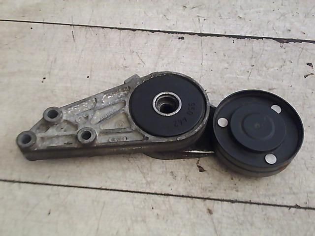 bontott AUDI A4 B5 Szíjfeszítő Görgő