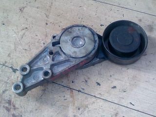 bontott AUDI A4 B5 Szíjfeszítő Görgő