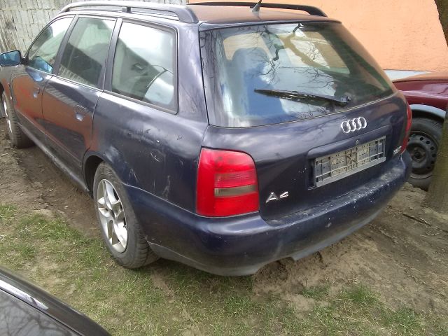 bontott AUDI A4 B5 Bal első Csonkállvány Kerékaggyal