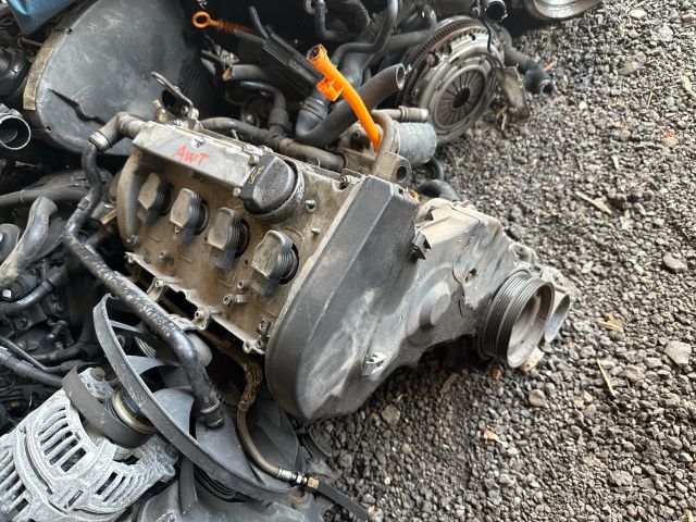 bontott AUDI A4 B5 Motor (Fűzött blokk hengerfejjel)