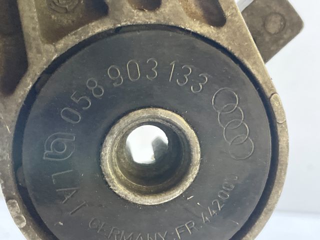 bontott AUDI A4 B5 Szíjfeszítő Görgő