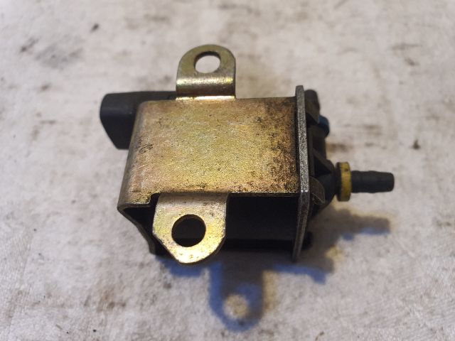 bontott AUDI A4 B5 Turbó Vákum Szelep