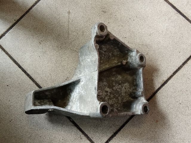 bontott AUDI A4 B5 Váltó Tartó Bak (Pozíciófüggetlen)