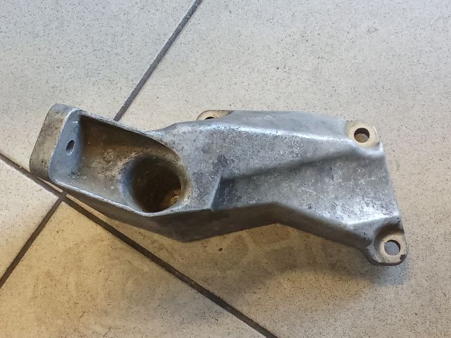 bontott AUDI A4 B5 Váltó Tartó Bak (Pozíciófüggetlen)