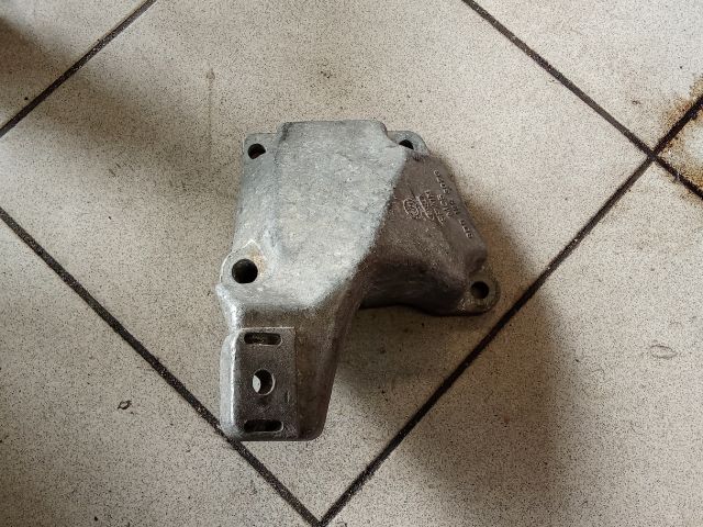 bontott AUDI A4 B5 Váltó Tartó Bak (Pozíciófüggetlen)
