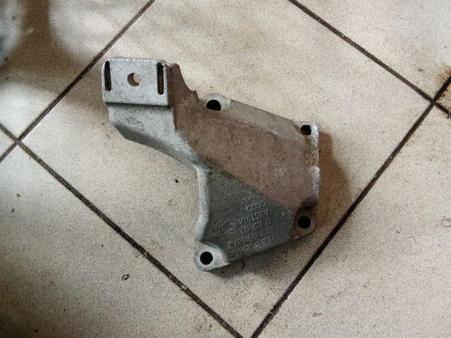 bontott AUDI A4 B5 Váltó Tartó Bak (Pozíciófüggetlen)