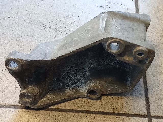 bontott AUDI A4 B5 Váltó Tartó Bak (Pozíciófüggetlen)