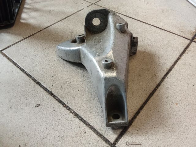 bontott AUDI A4 B5 Váltó Tartó Bak (Pozíciófüggetlen)