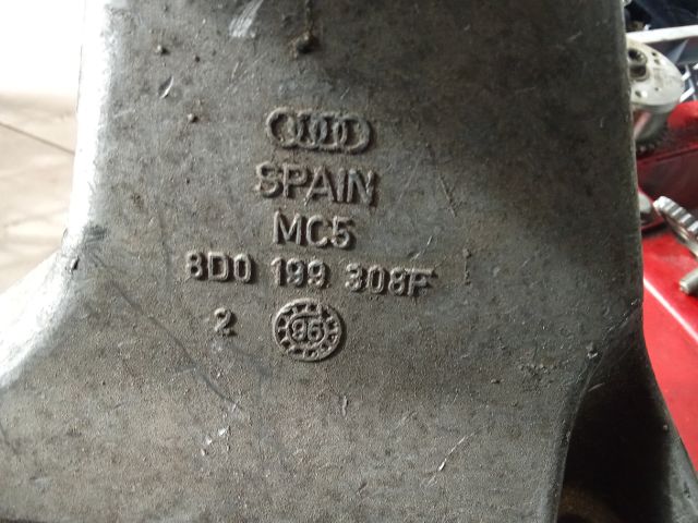 bontott AUDI A4 B5 Váltó Tartó Bak (Pozíciófüggetlen)