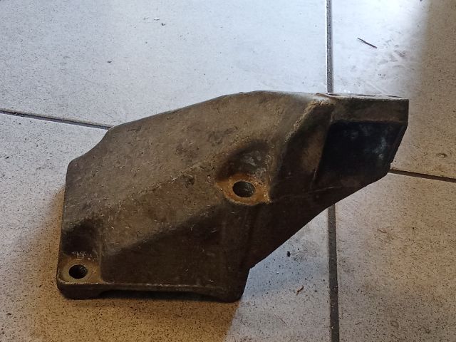 bontott AUDI A4 B5 Váltó Tartó Bak (Pozíciófüggetlen)