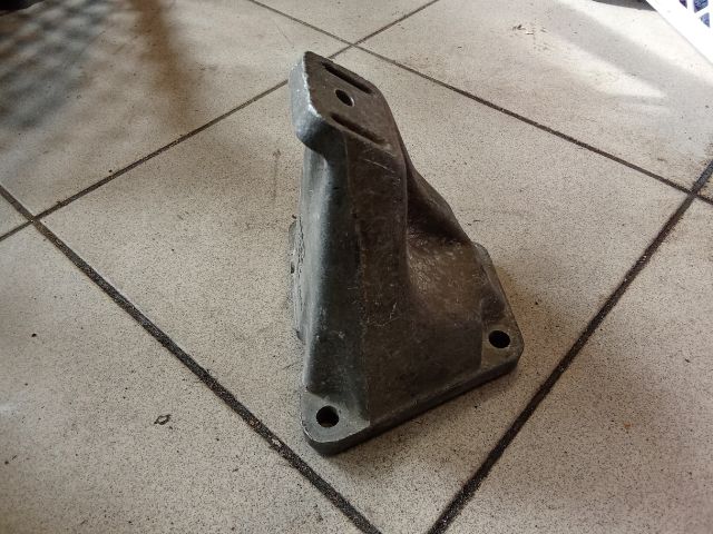 bontott AUDI A4 B5 Váltó Tartó Bak (Pozíciófüggetlen)