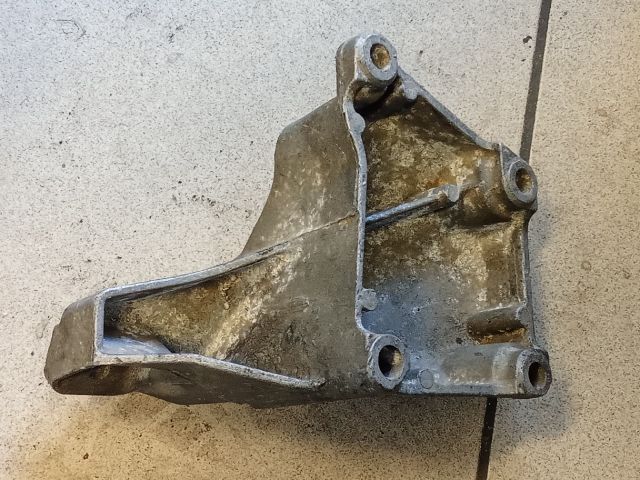 bontott AUDI A4 B5 Váltó Tartó Bak (Pozíciófüggetlen)