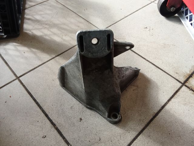 bontott AUDI A4 B5 Váltó Tartó Bak (Pozíciófüggetlen)