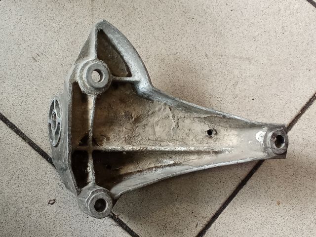 bontott AUDI A4 B5 Váltó Tartó Bak (Pozíciófüggetlen)