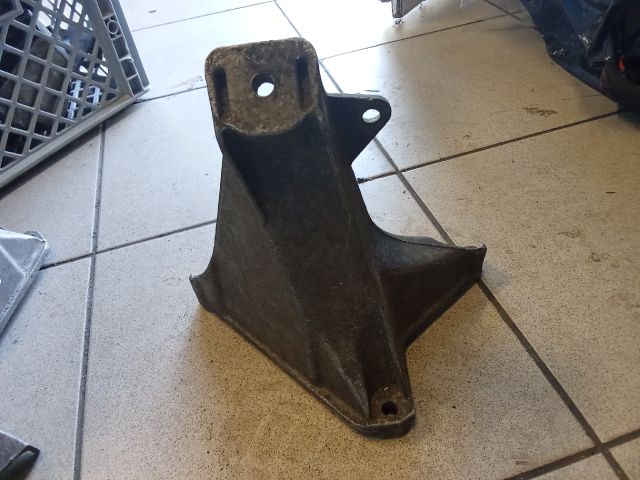 bontott AUDI A4 B5 Váltó Tartó Bak (Pozíciófüggetlen)