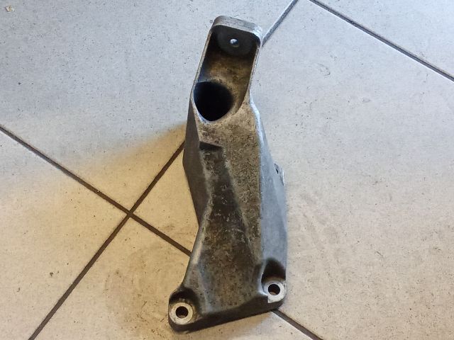 bontott AUDI A4 B5 Váltó Tartó Bak (Pozíciófüggetlen)