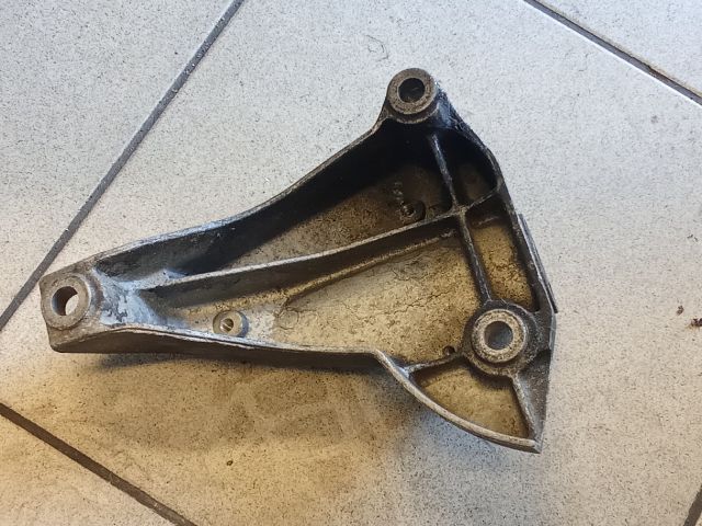 bontott AUDI A4 B5 Váltó Tartó Bak (Pozíciófüggetlen)